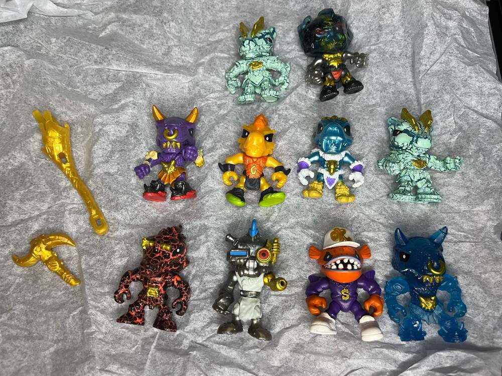 Treasure X Sunken Gold Action Figure Lot of 10 including DJ Frenzy